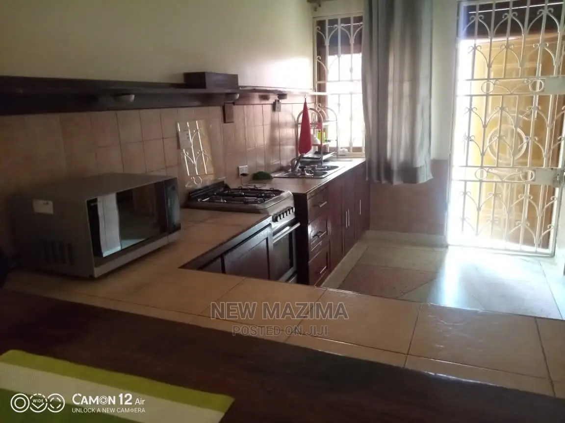Furnished 4bdrm Mansion in Makindye Kizungu, Division B for Rent in Division B