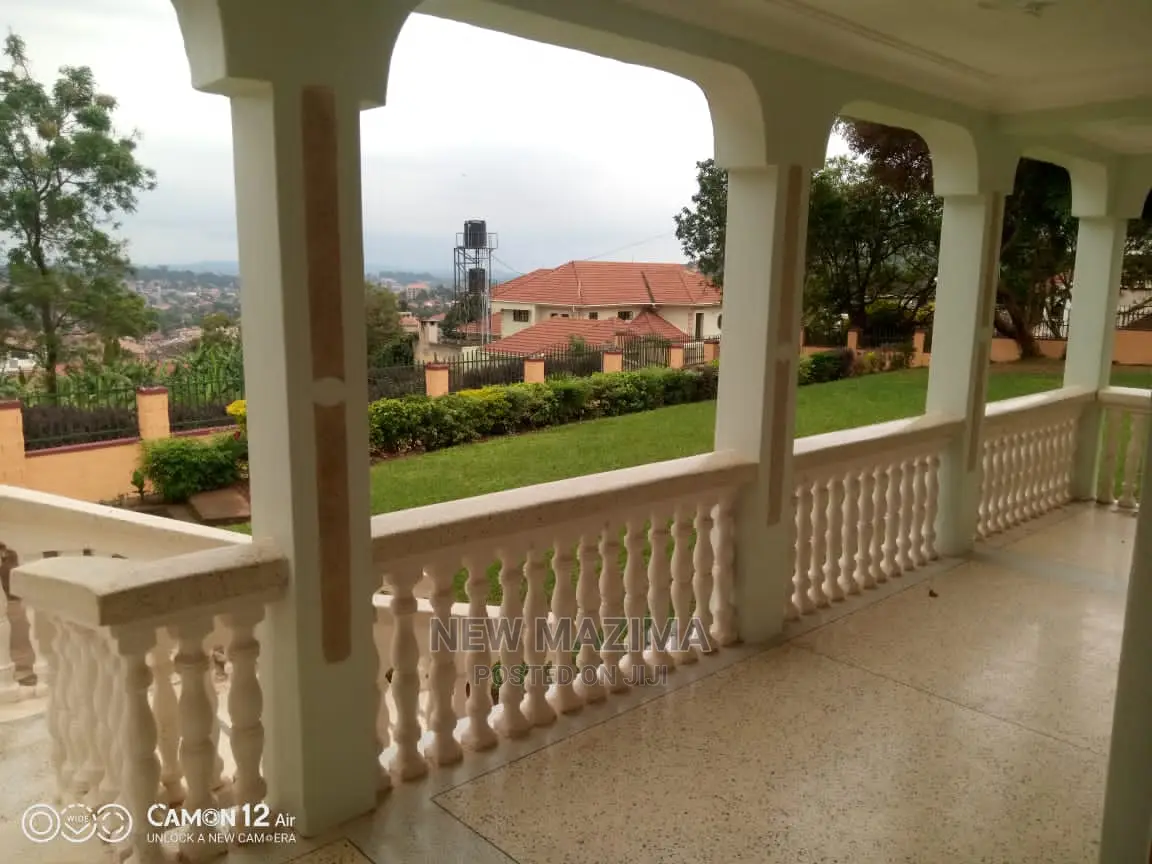 Furnished 4bdrm Mansion in Makindye Kizungu, Division B for Rent in Division B