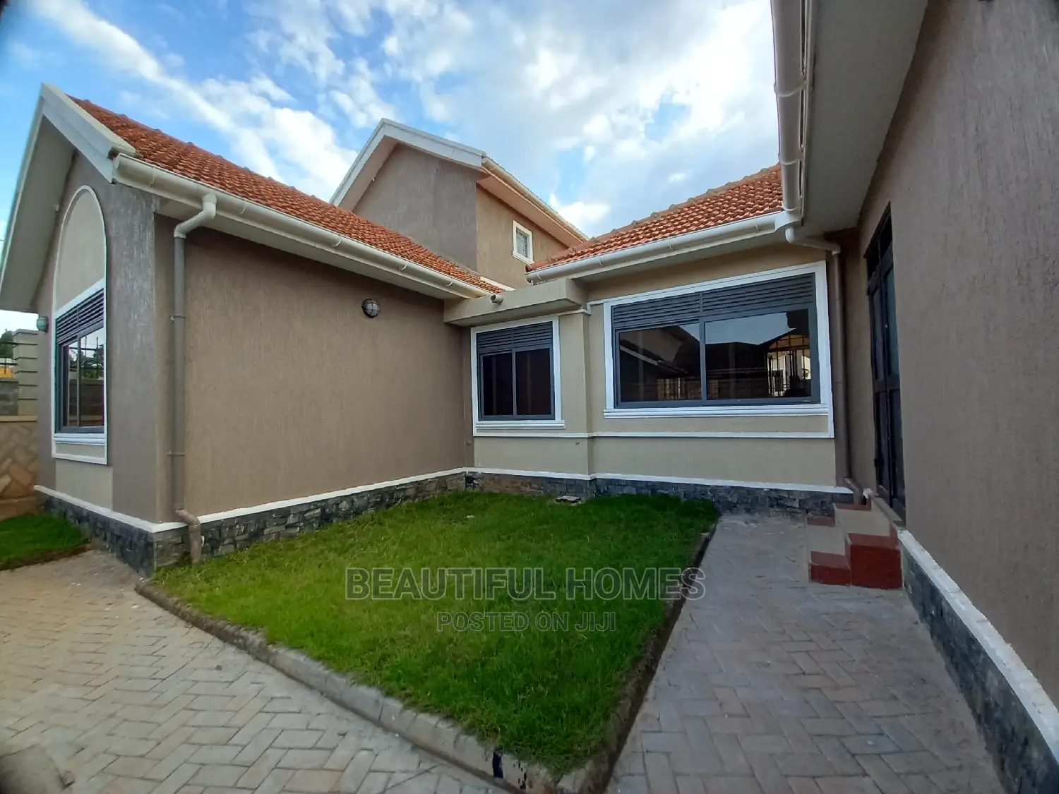 Furnished 4bdrm House in Kira Organised for Sale in Kira