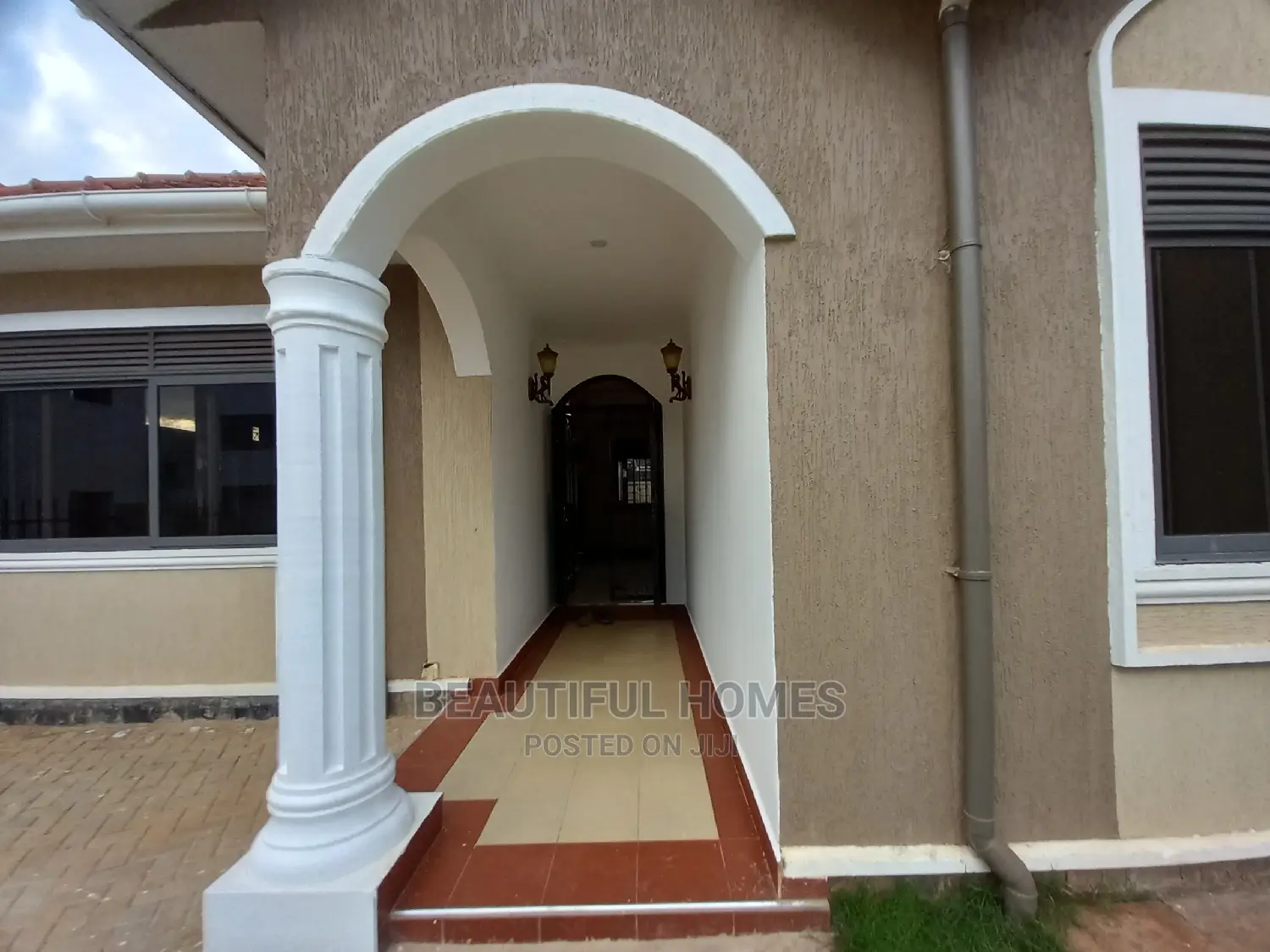 Furnished 4bdrm House in Kira Organised for Sale in Kira