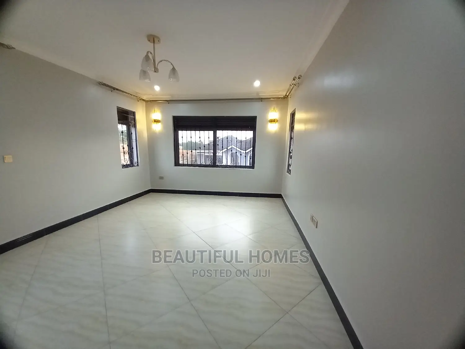 Furnished 4bdrm Mansion in Kira Tarmacked for Sale in Kira