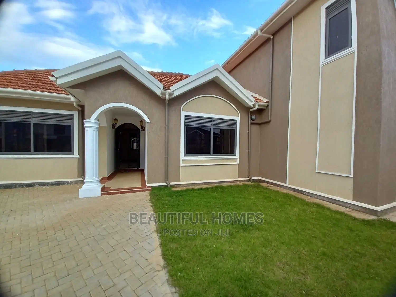 Furnished 4bdrm Mansion in Kira Tarmacked for Sale in Kira