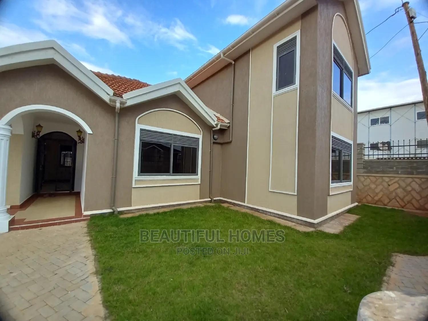 Furnished 4bdrm Mansion in Kira Tarmacked for Sale in Kira