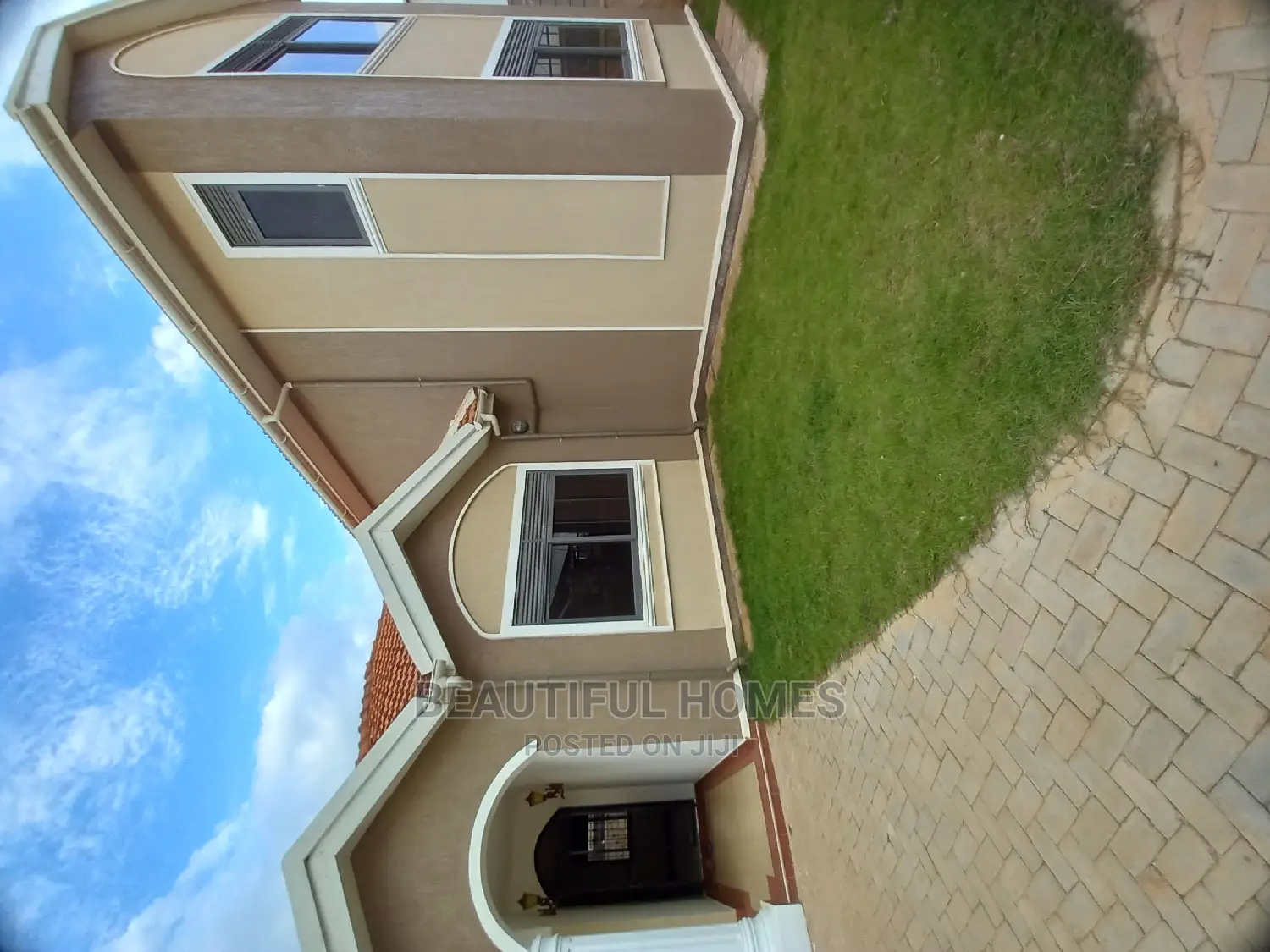 Furnished 4bdrm Duplex in Kira Rich Class, Central Division for Sale in Central Division
