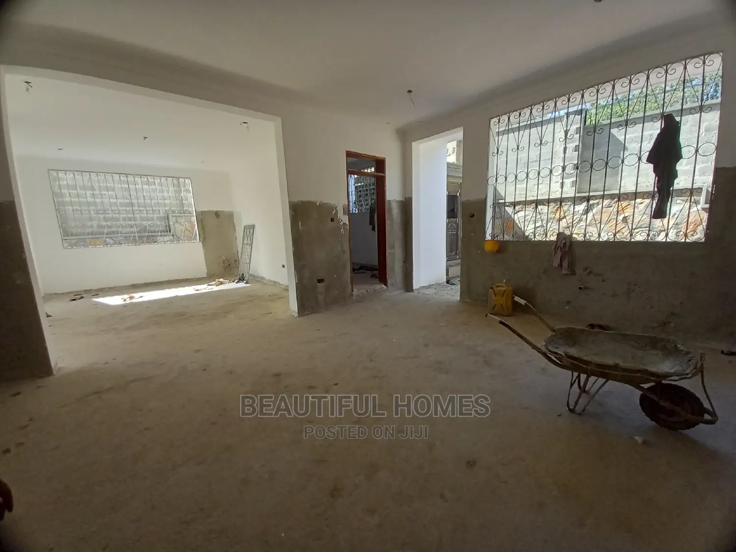 Furnished 6bdrm Mansion in Munyonyo Lake View, Central Division in Central Division