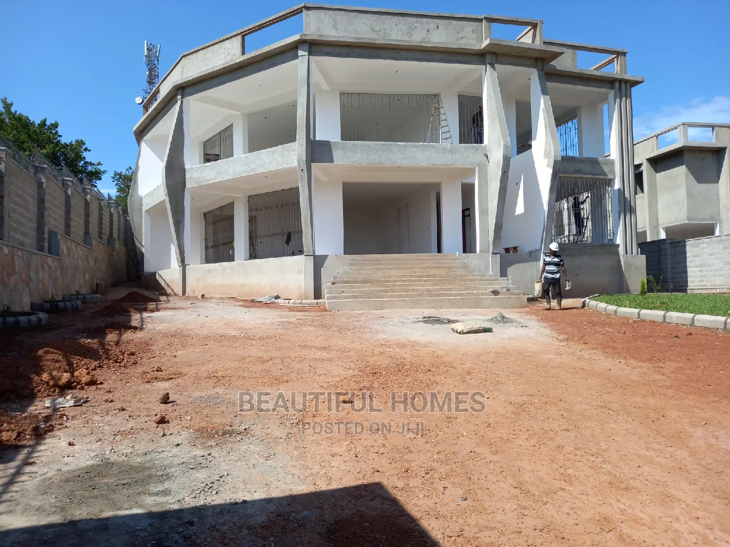 Furnished 6bdrm Duplex in Munyonyo Diplomat, Central Division for Sale in Central Division