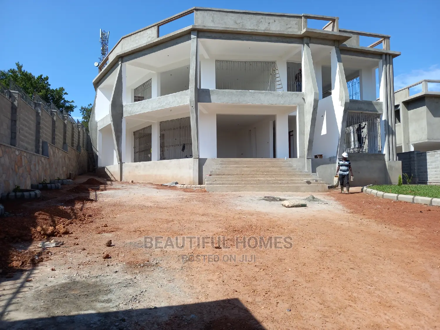 Furnished 6bdrm Duplex in Munyonyo Diplomat, Central Division for Sale in Central Division