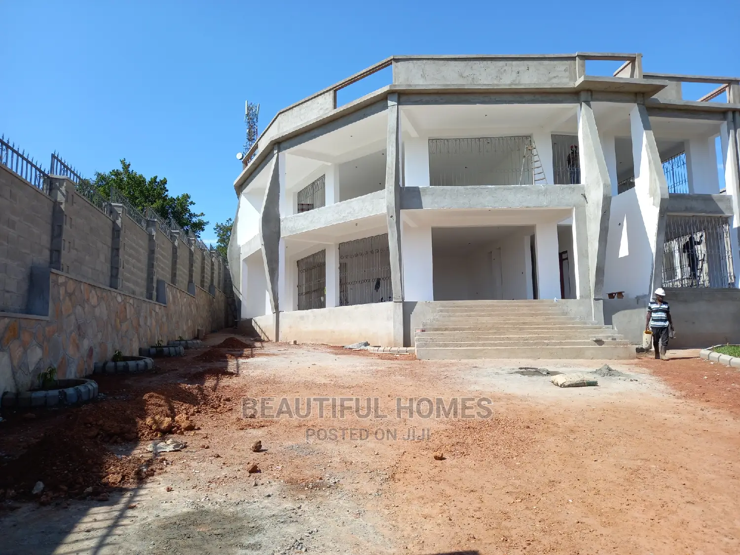 Furnished 6bdrm Duplex in Munyonyo Diplomat, Central Division for Sale in Central Division