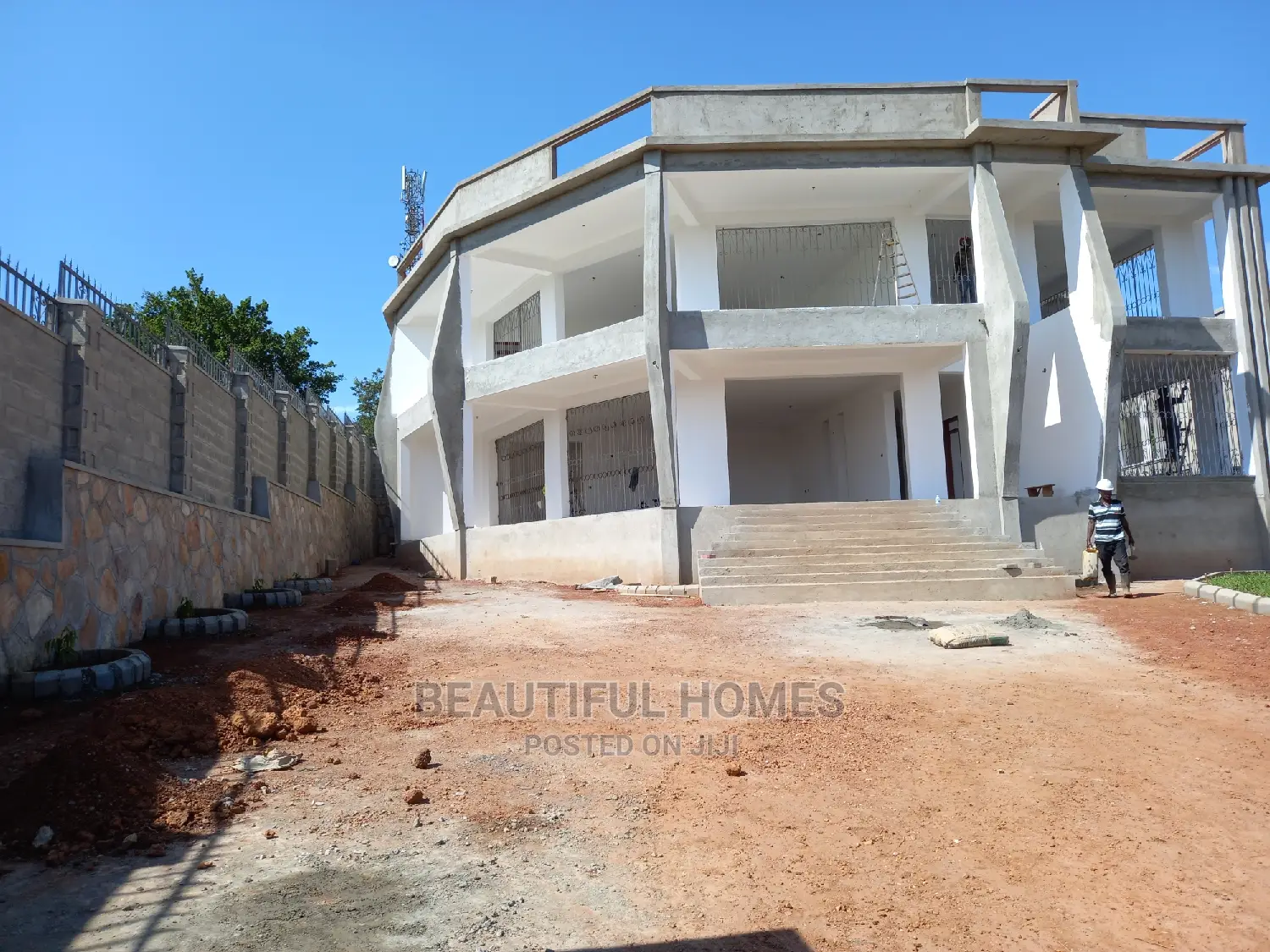 Furnished 6bdrm Duplex in Munyonyo Diplomat, Central Division for Sale in Central Division