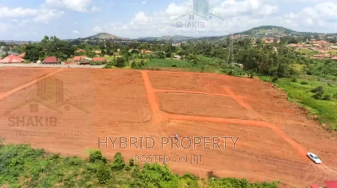 Plots For Sale At Kayunga~Senge [Wakiso] Estate~ Hoima Road. in Wakiso / Wakiso