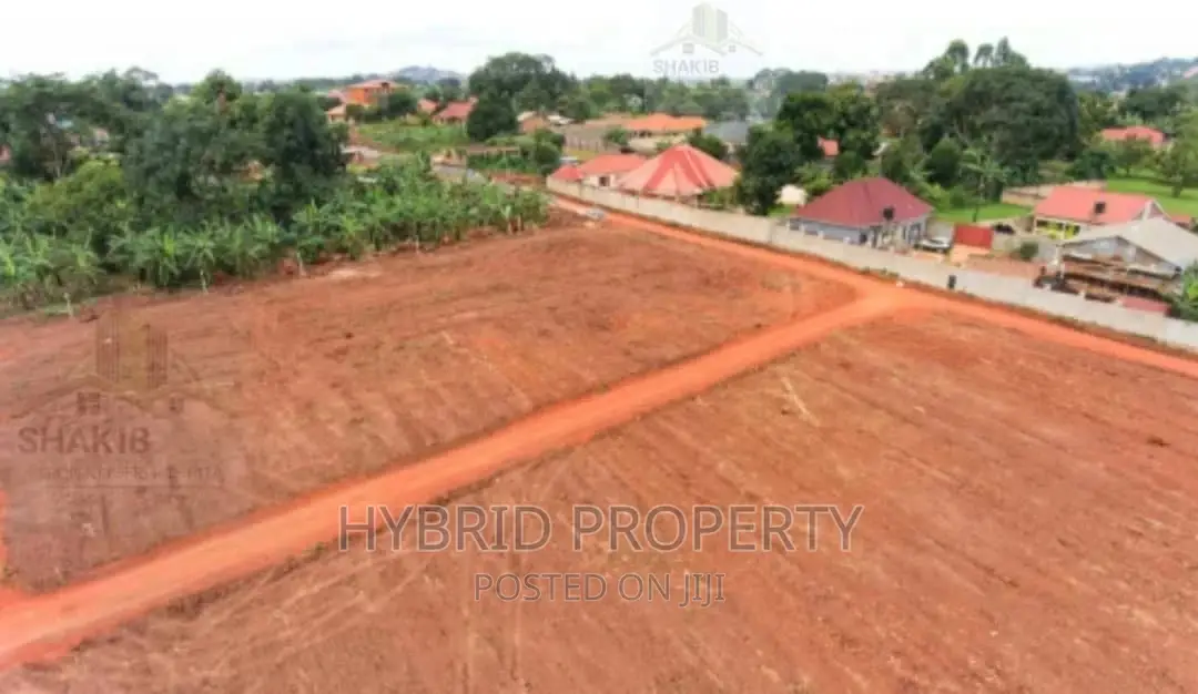 Plots For Sale At Kayunga~Senge [Wakiso] Estate~ Hoima Road. in Wakiso / Wakiso
