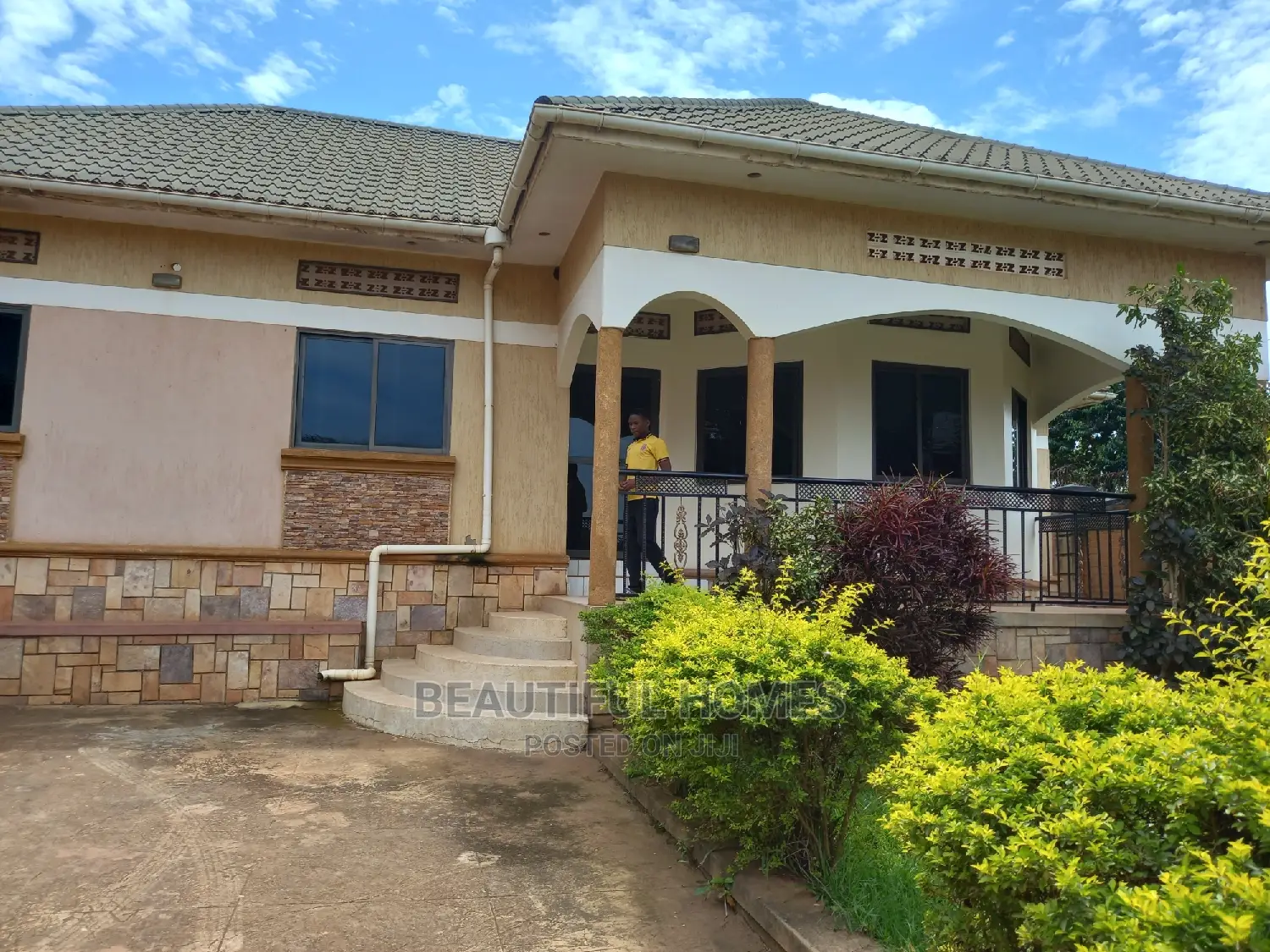 Furnished 4bdrm Bungalow in Kira, Central Division for Sale in Central Division