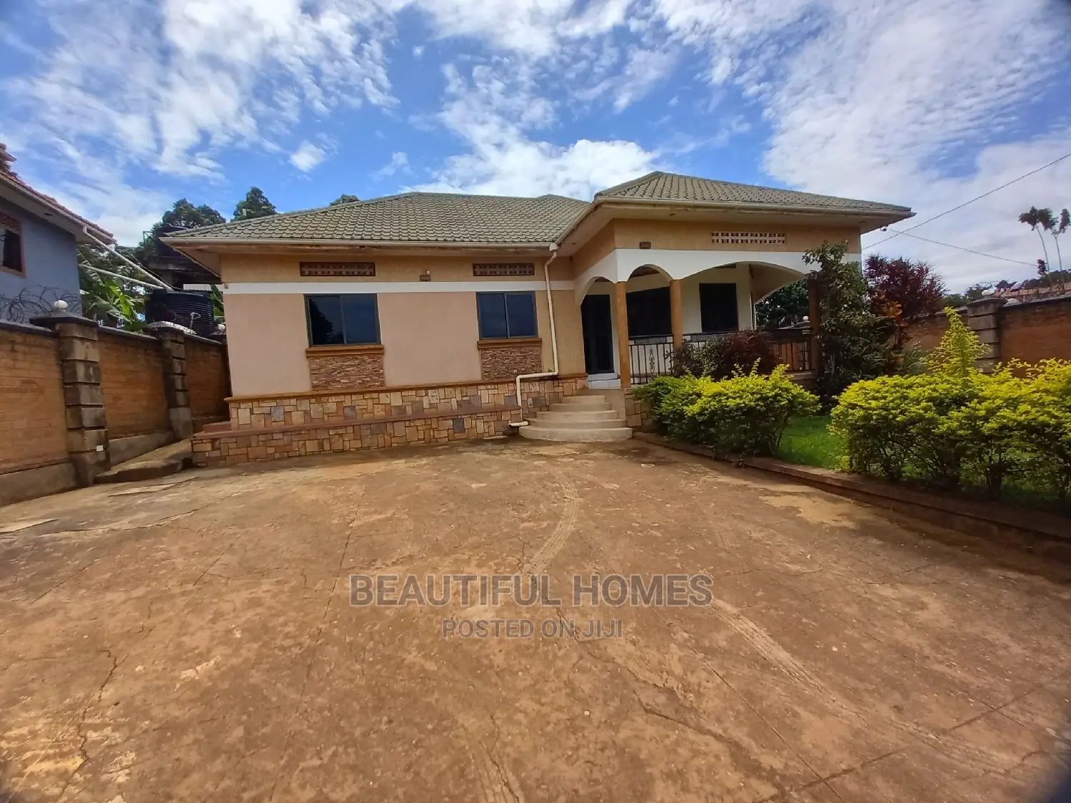 Furnished 4bdrm House in Kira Classy, Central Division for Sale in Central Division