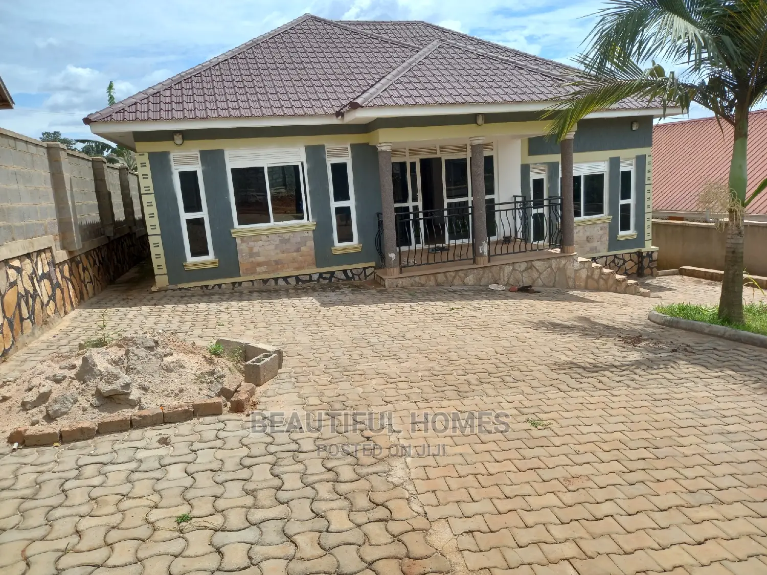 Furnished 4bdrm House in Kira Good for Sale in Kira