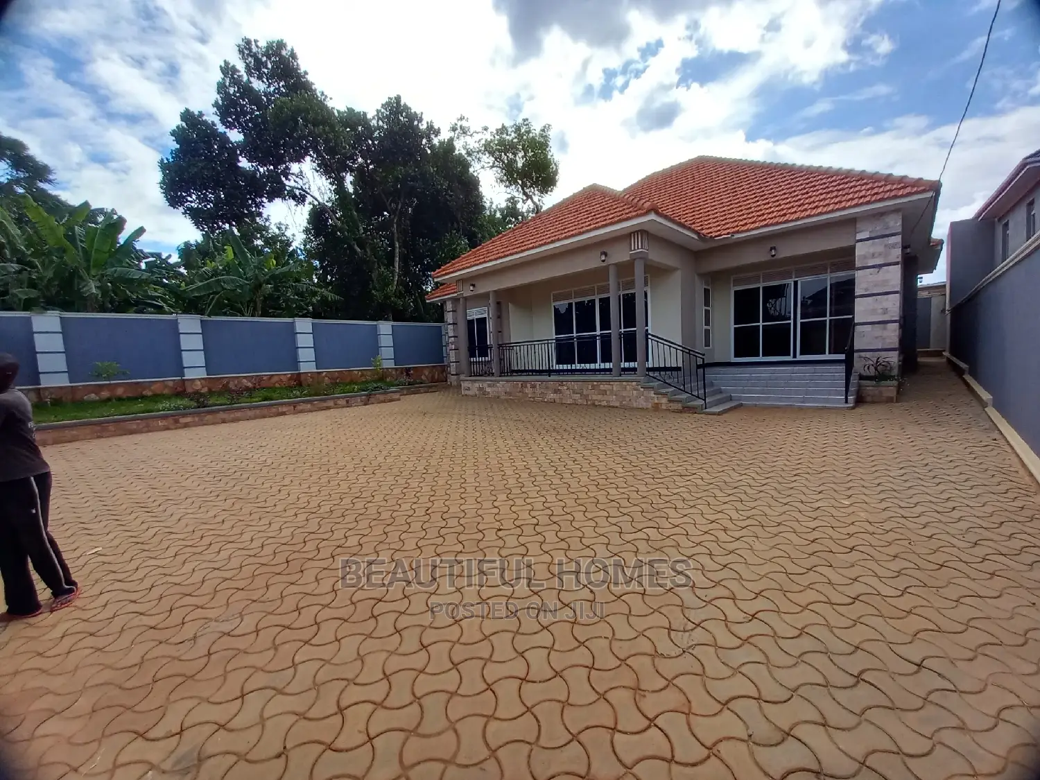 Furnished 4bdrm Bungalow in Kira for Sale in Kira