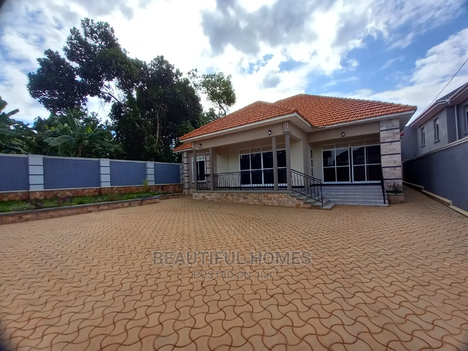 Furnished 4bdrm Bungalow in Kira for Sale in Kira