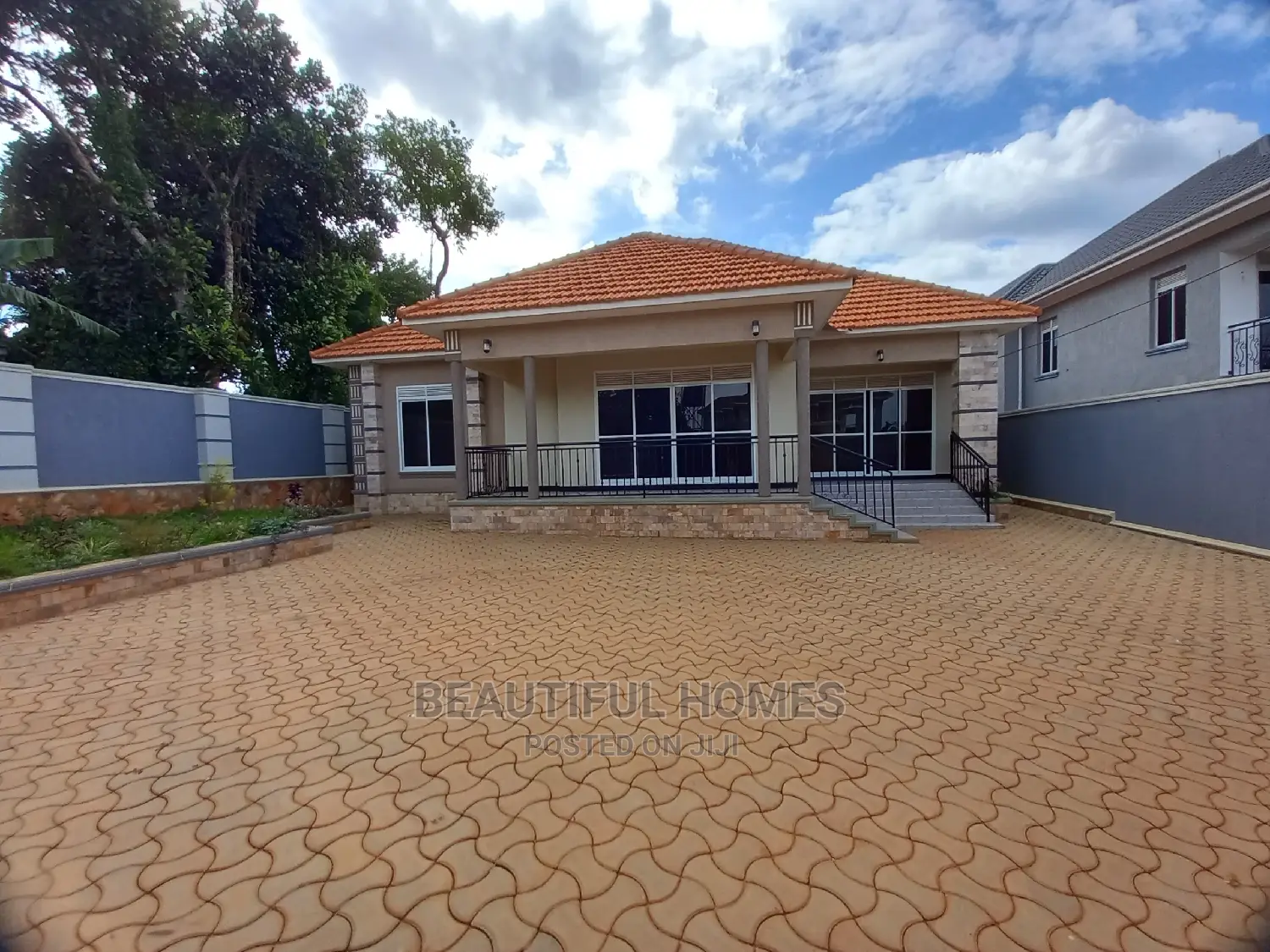 Furnished 4bdrm Bungalow in Kira for Sale in Kira