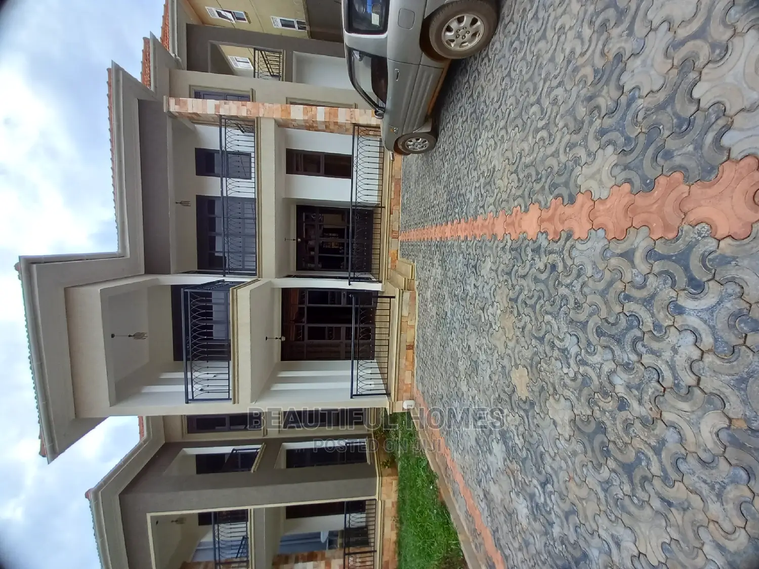 Furnished 6bdrm Mansion in Kira Rich for Sale in Kira