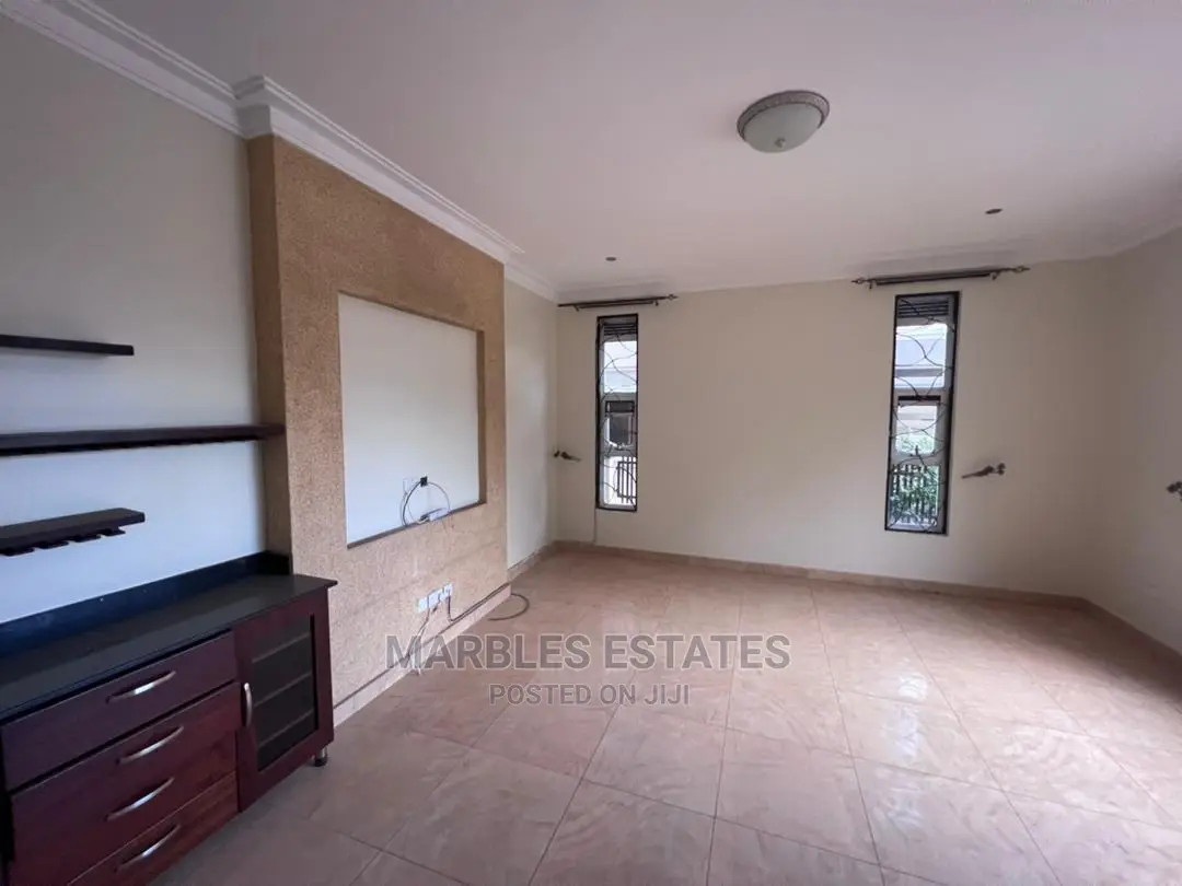 4bdrm Townhouse/Terrace in Bugoloobi, Central Division for Rent in Central Division