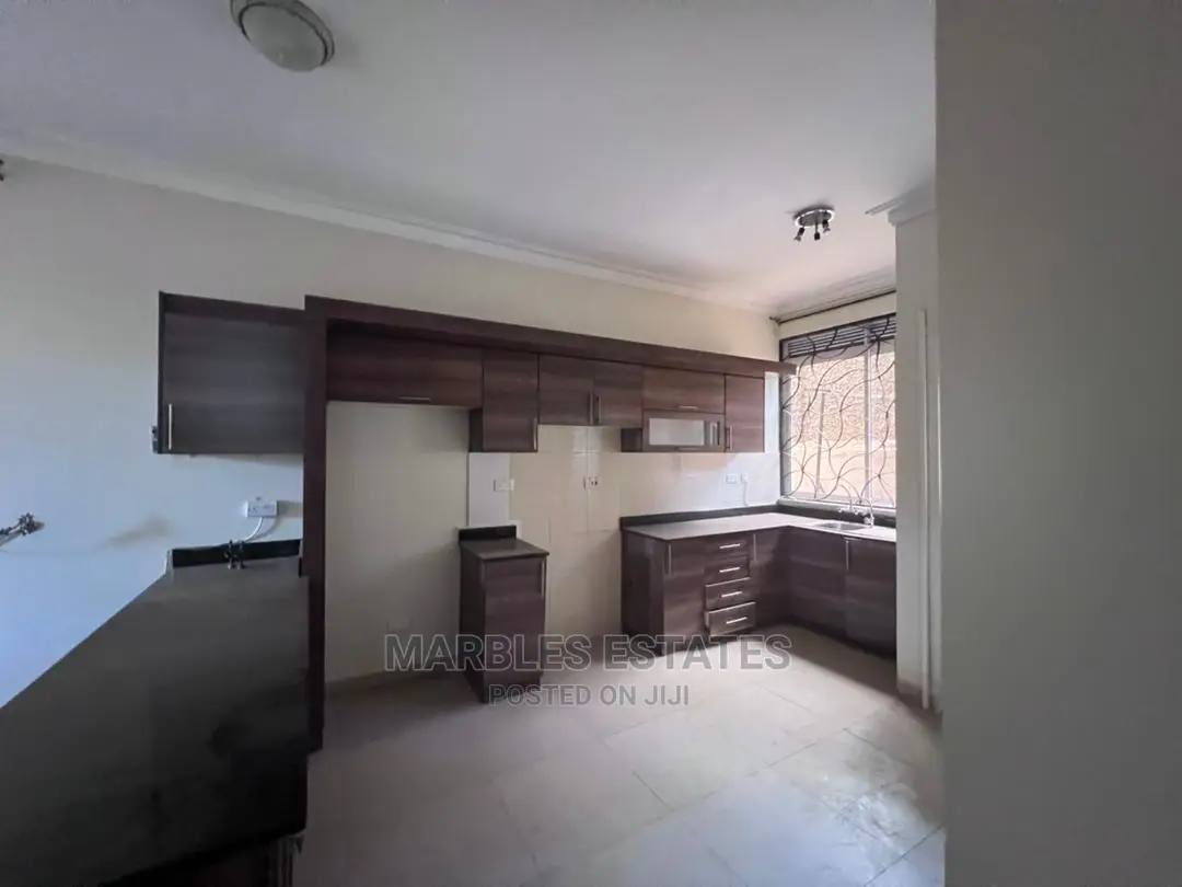 4bdrm Townhouse/Terrace in Bugoloobi, Central Division for Rent in Central Division