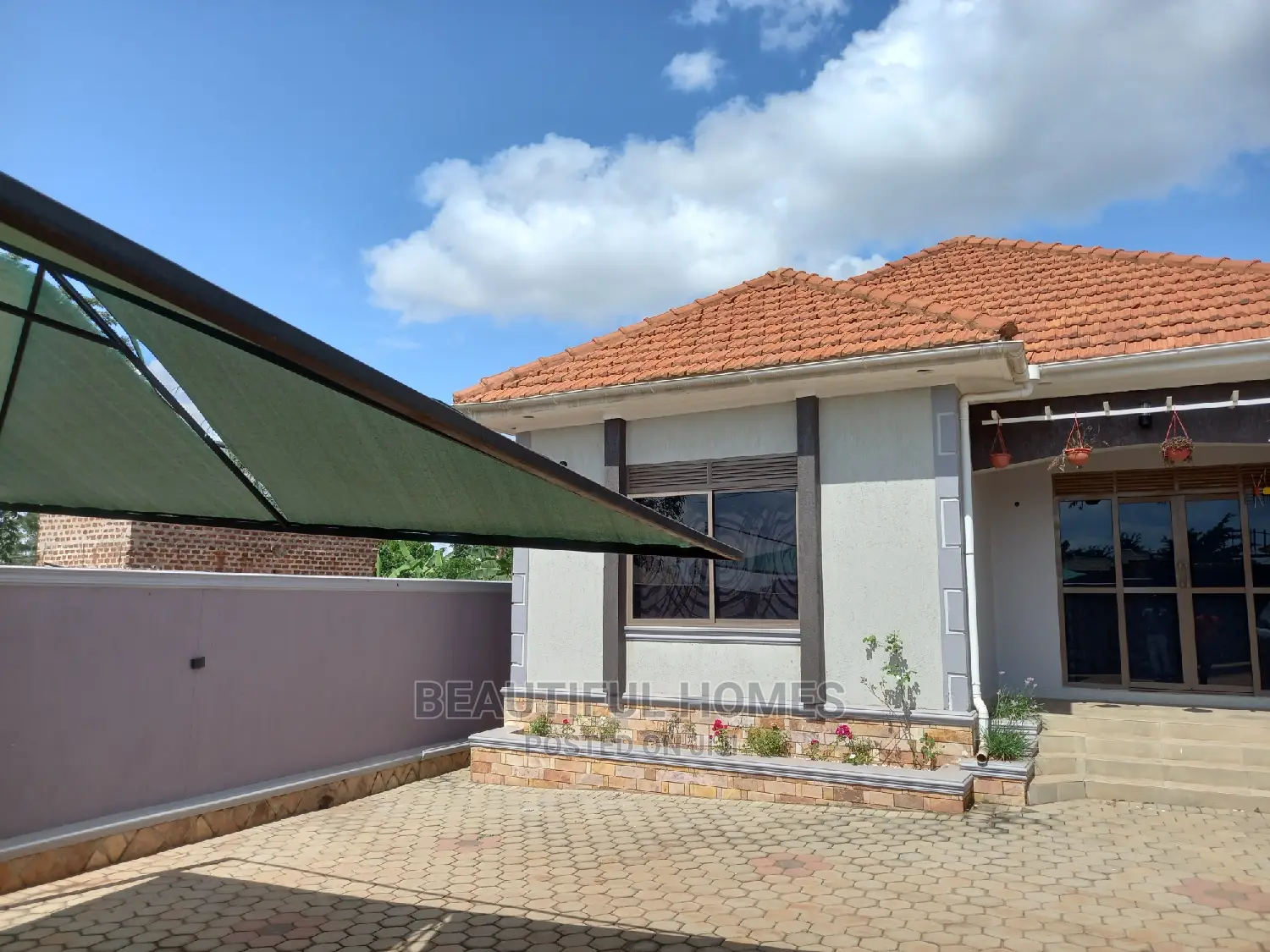 Furnished 4bdrm Bungalow in Kira Nakwero, Central Division for Sale in Central Division
