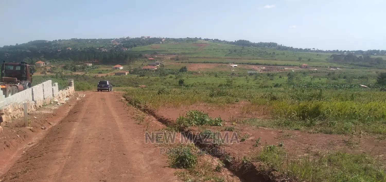 Brand New Prime Estate With Classic Fancy Plots Sale Kitende in Division B
