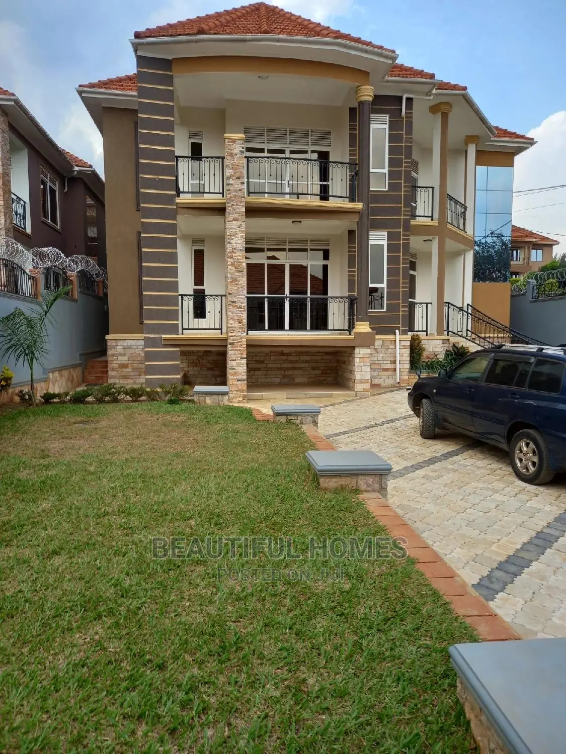 Furnished 6bdrm Mansion in Kira Tarmacked for Sale in Kira
