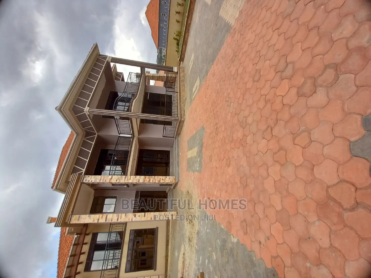 Furnished 6bdrm Mansion in Kira Tarmacked for Sale in Kira