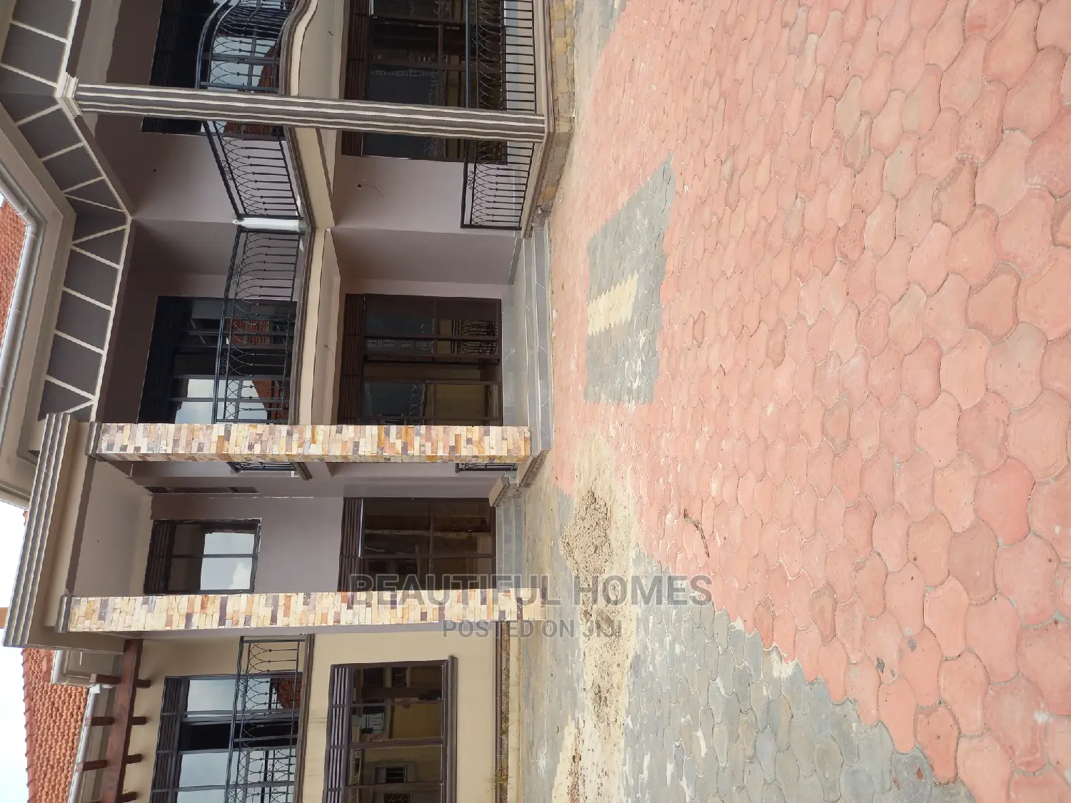 Furnished 6bdrm Mansion in Kira Tarmacked for Sale in Kira