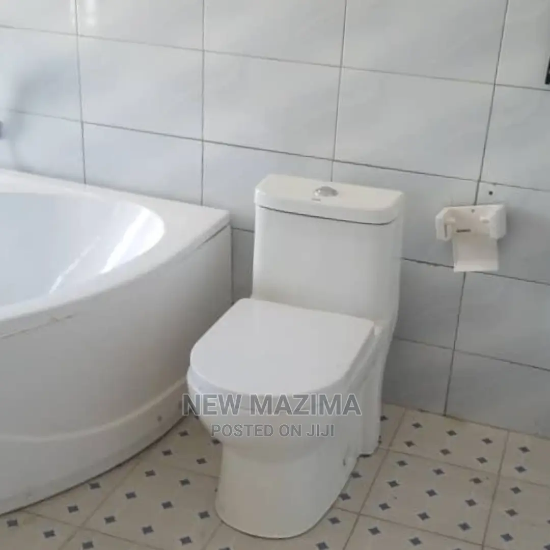 4bdrm House in Seguku Ntebe Rd, Division B for Sale in Division B