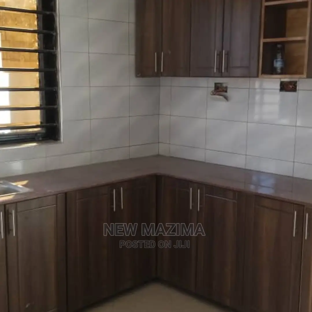 4bdrm House in Seguku Ntebe Rd, Division B for Sale in Division B