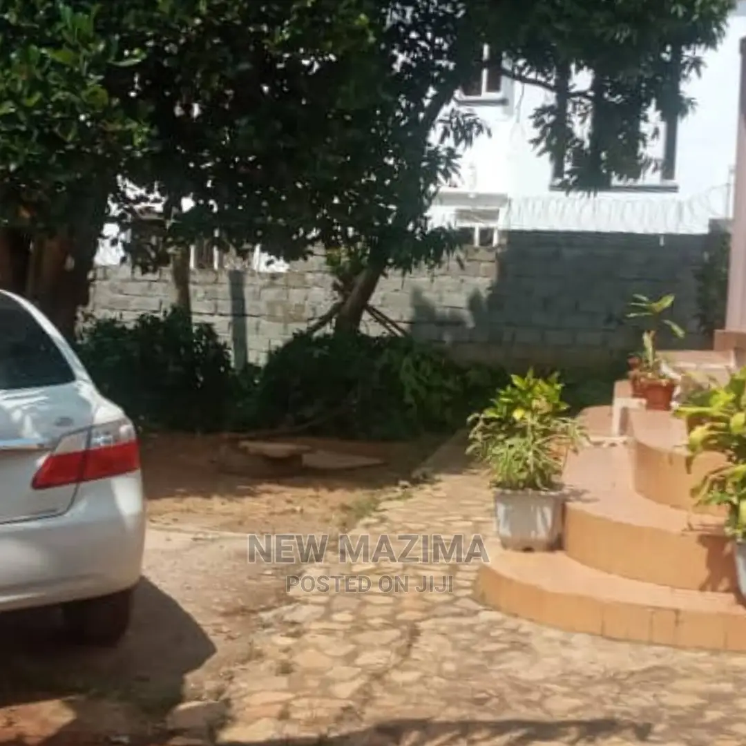 7bdrm Mansion in Muyenga Heights, Division B for Sale in Division B