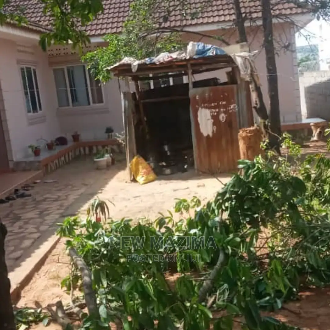 7bdrm Mansion in Muyenga Heights, Division B for Sale in Division B
