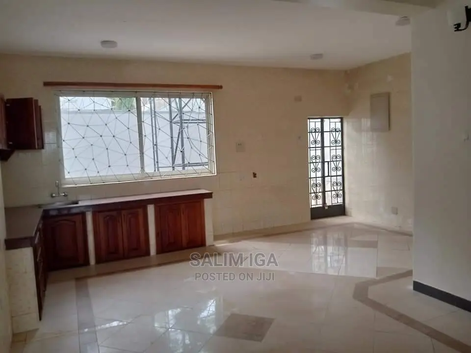 6bdrm Duplex in Kololo Property, Central Division for Rent in Central Division