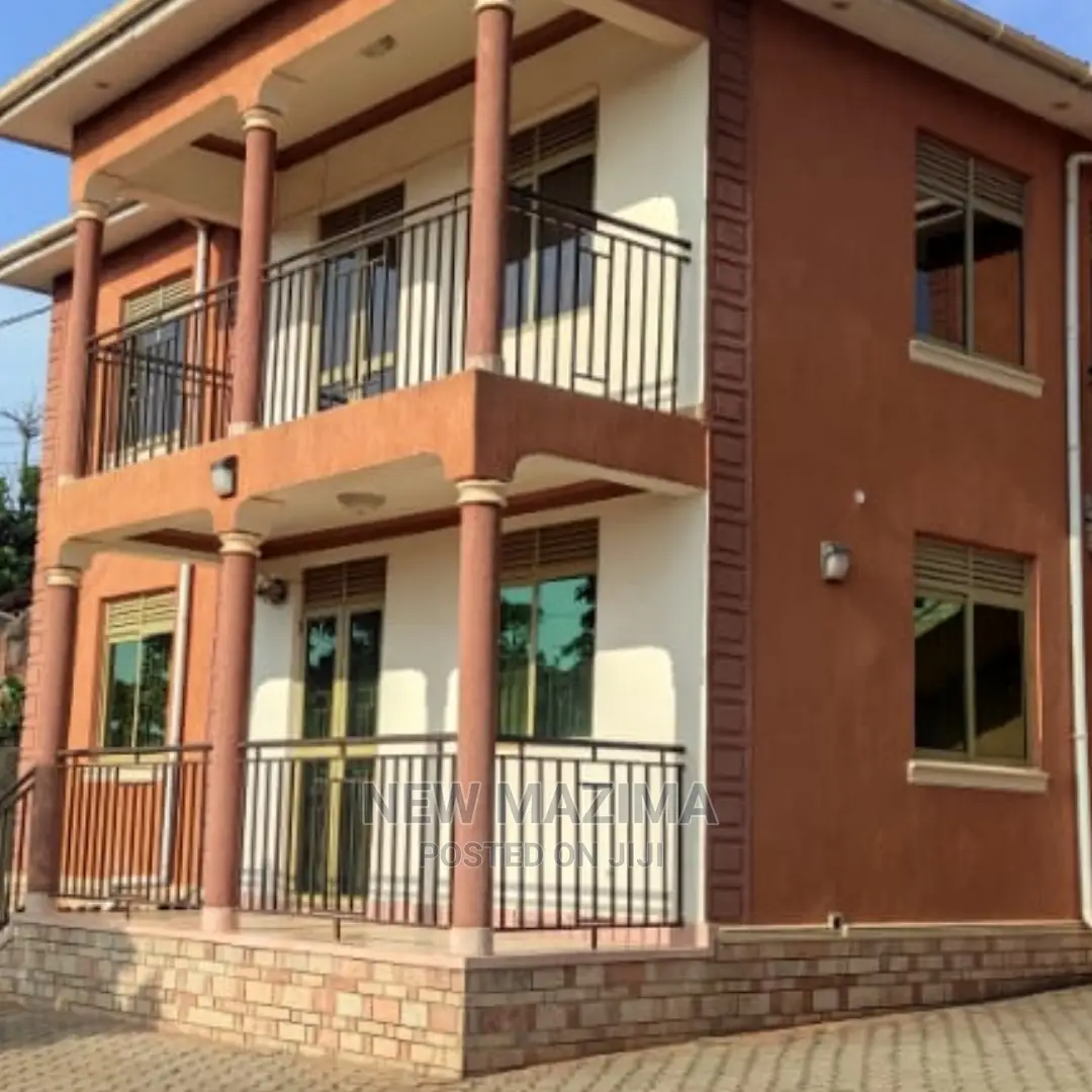 4bdrm House in Kitende Ntebe Rd, Division a for Sale in Division A