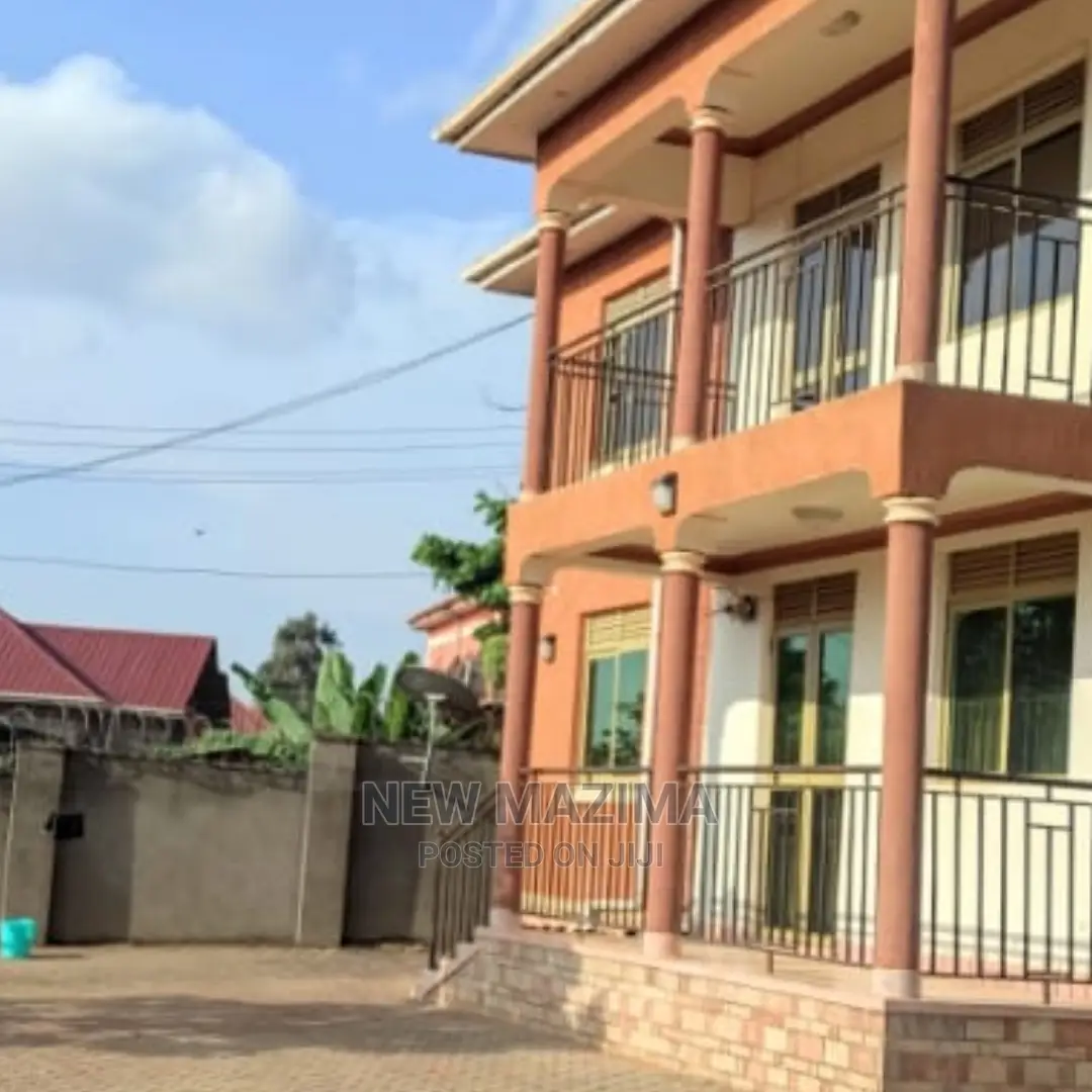 4bdrm House in Kitende Ntebe Rd, Division a for Sale in Division A