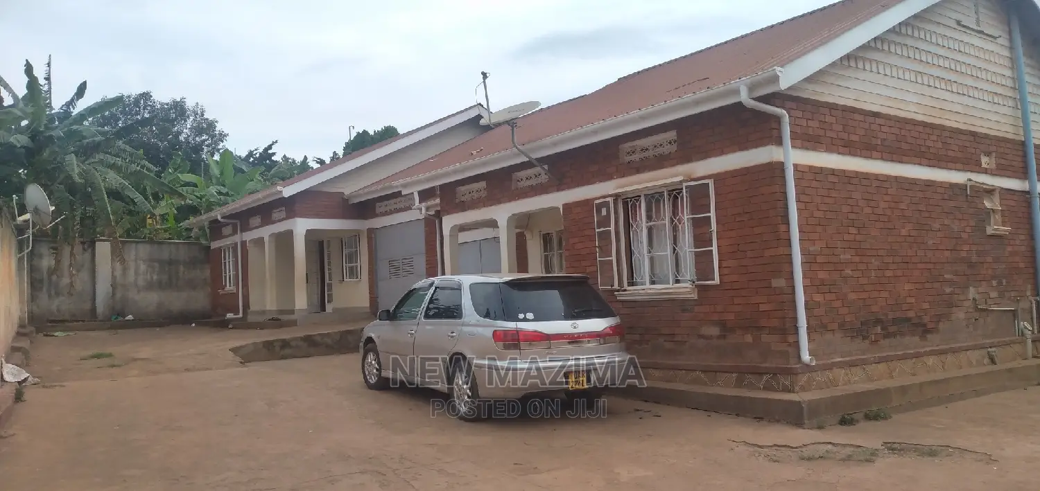 6bdrm House in Buziga Konge, Division a for Sale in Division A
