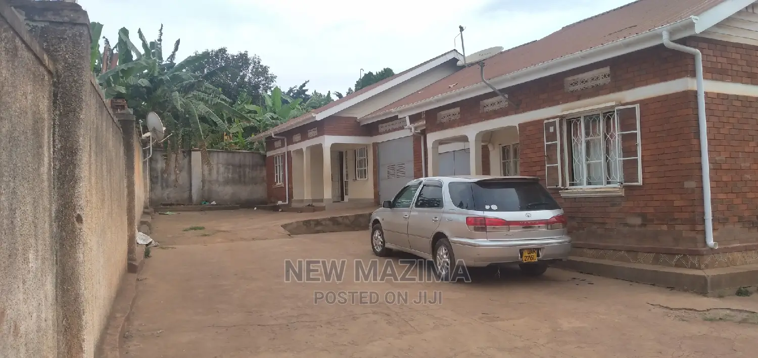 6bdrm House in Buziga Konge, Division a for Sale in Division A