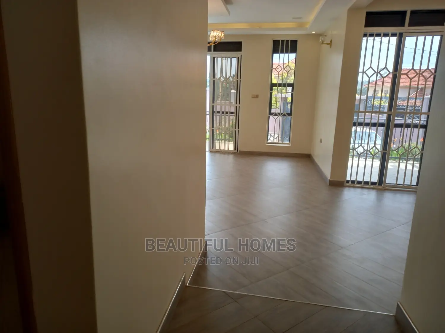 Furnished 5bdrm House in Kira Tarmacked, Central Division for Sale in Central Division