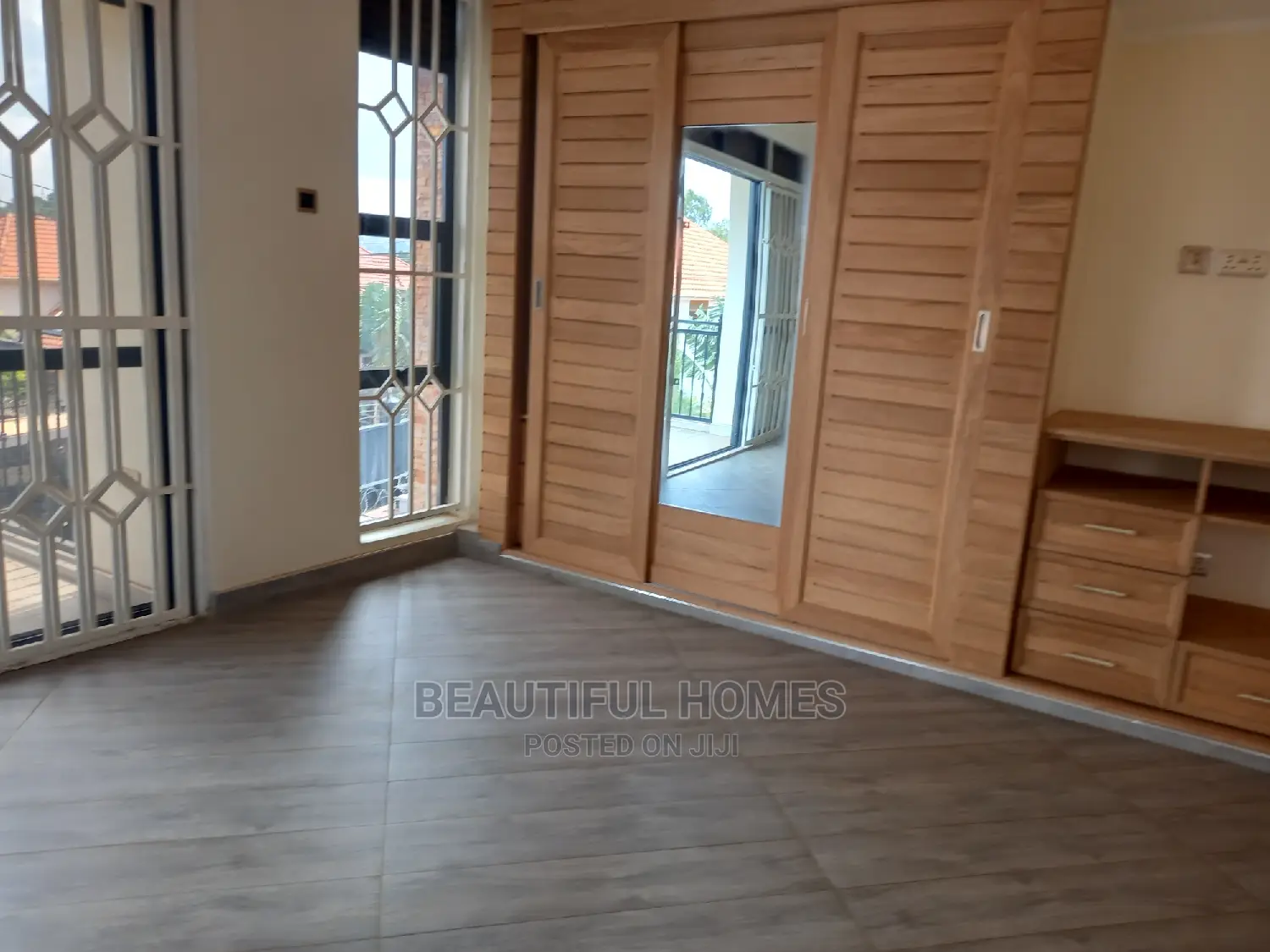 Furnished 5bdrm House in Kira Tarmacked, Central Division for Sale in Central Division