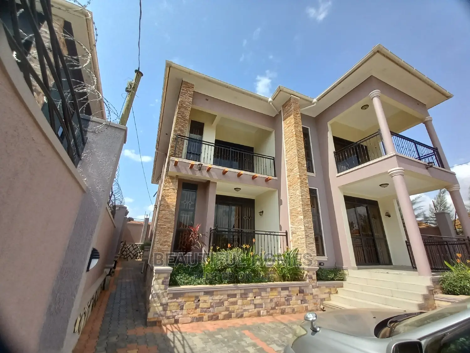 Furnished 5bdrm House in Kira Tarmacked, Central Division for Sale in Central Division
