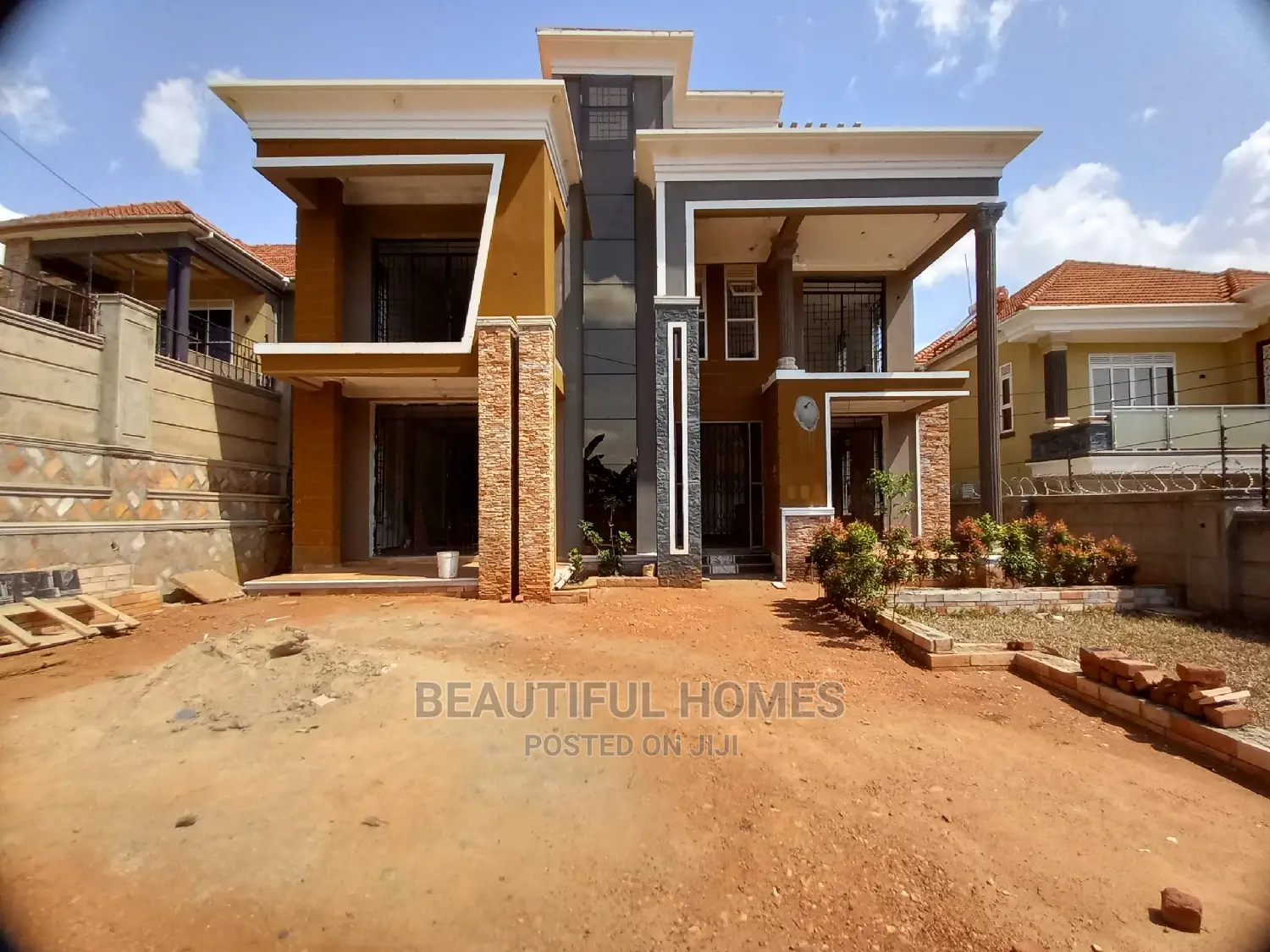 Furnished 5bdrm House in Kira Mamerito Road for Sale in Kira