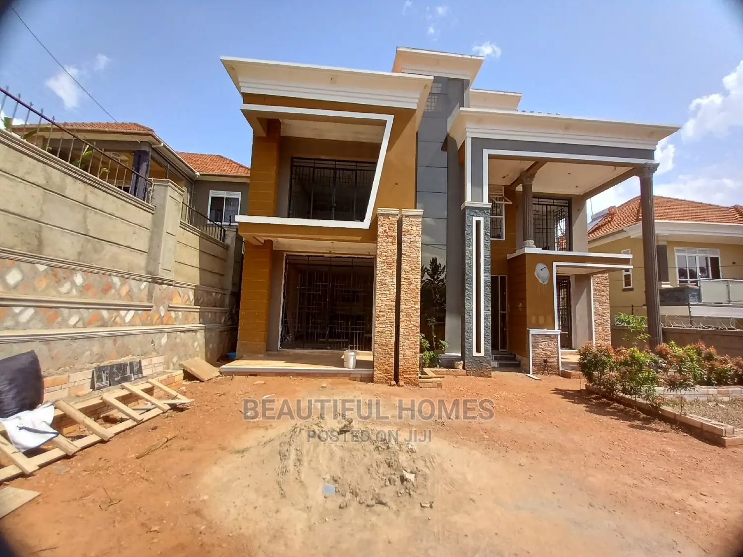 Furnished 5bdrm House in Kira Mamerito Road for Sale in Kira