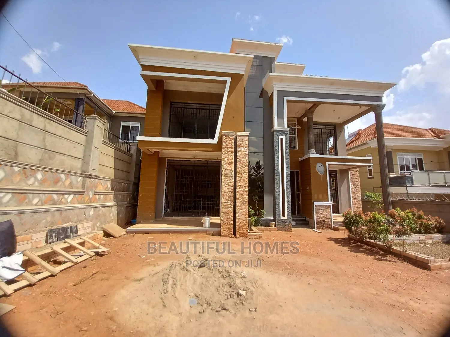 Furnished 5bdrm House in Kira Mamerito Road for Sale in Kira