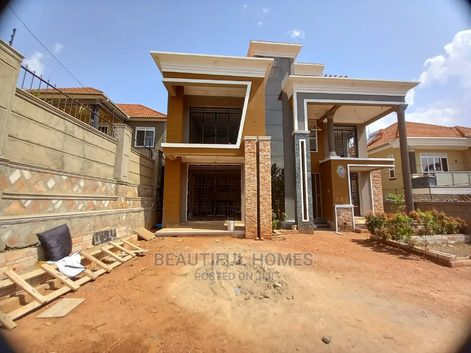 Furnished 5bdrm Duplex in Kira Ministerz for Sale in Kira