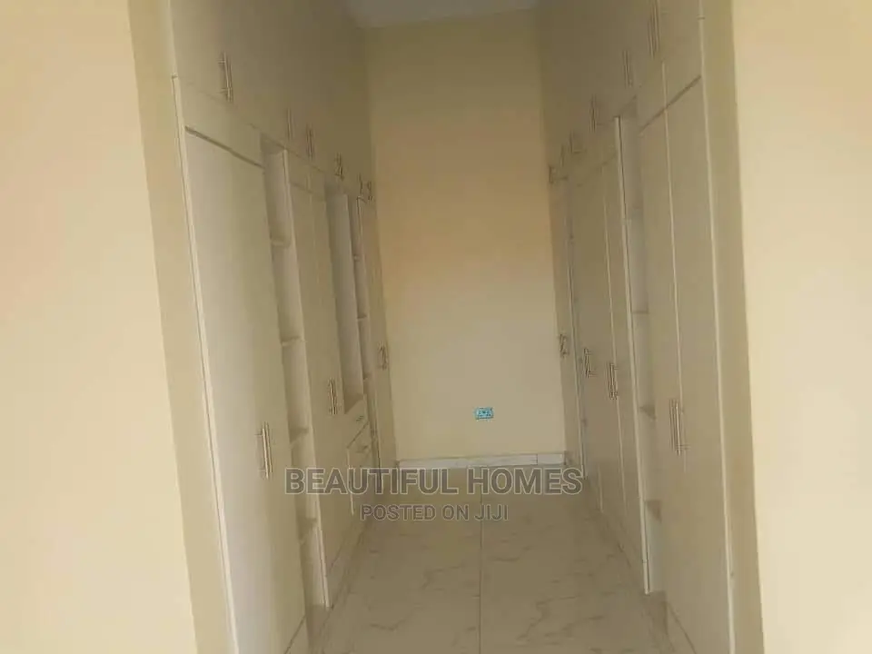 Furnished 5bdrm Duplex in Kira Ministerz for Sale in Kira