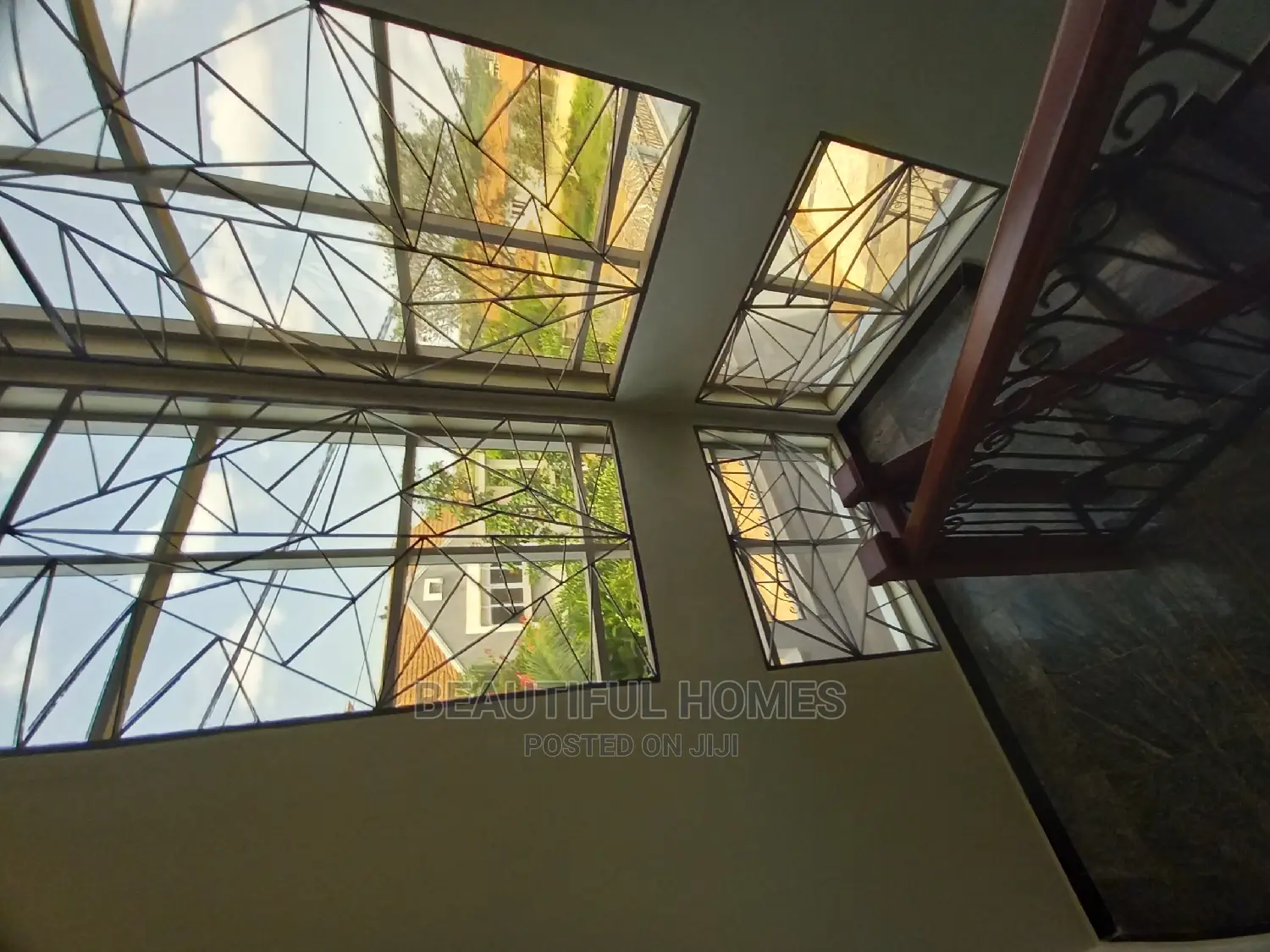 Furnished 6bdrm Mansion in Kira Tarmacked for Sale in Kira