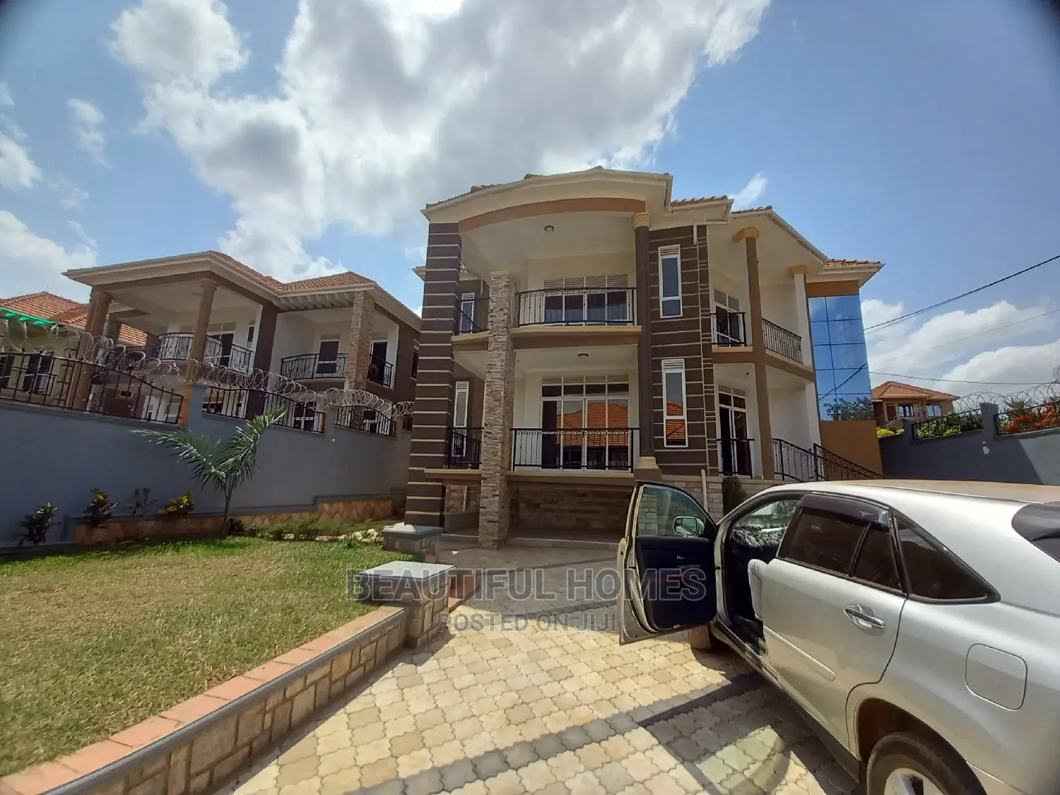 Furnished 6bdrm Mansion in Kira Tarmacked for Sale in Kira