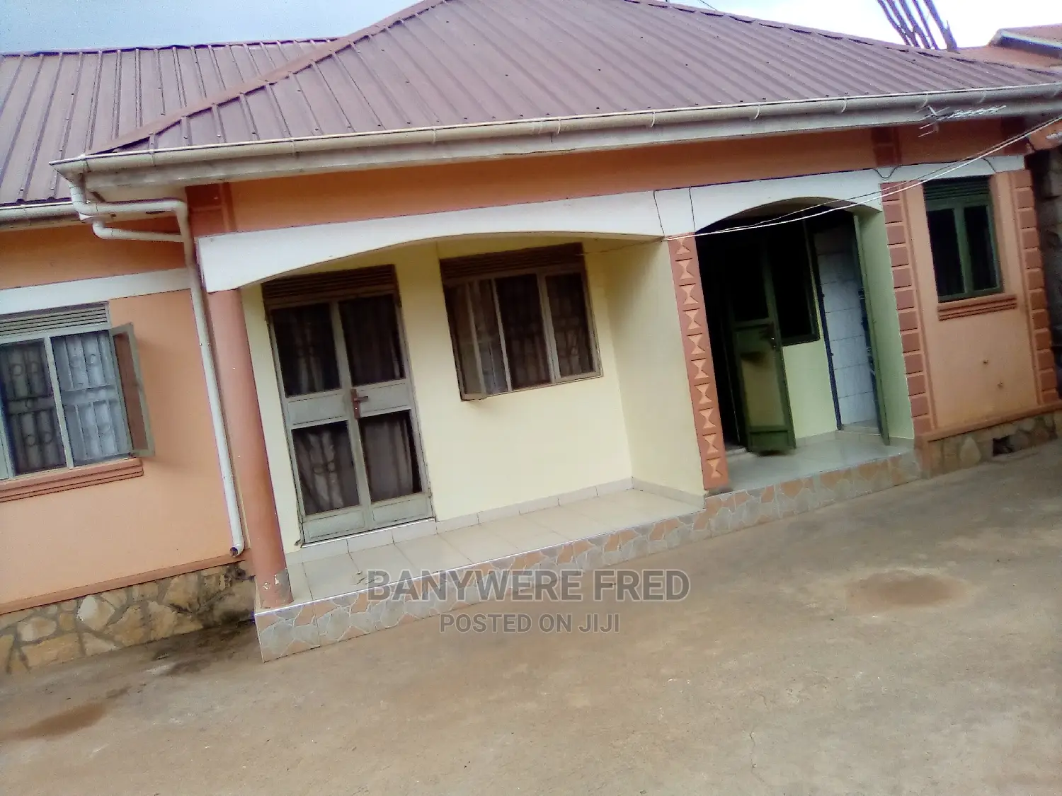 Furnished 2bdrm Bungalow in Kira for Rent in Kira