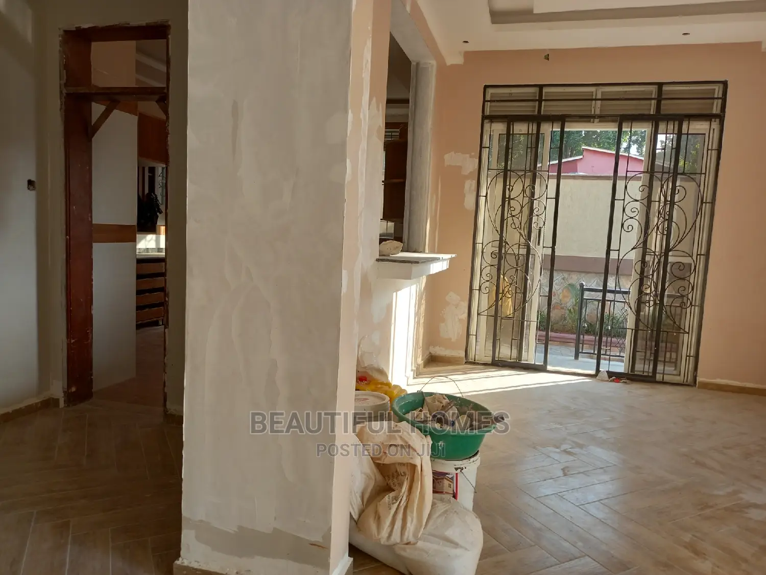 Furnished 6bdrm Mansion in Kisaasi Tarmack, Central Division for Sale in Central Division